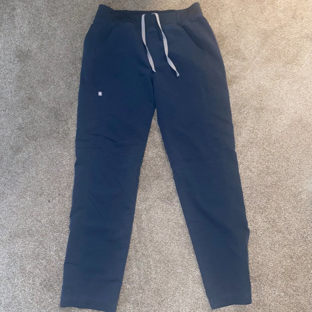 Medium Men's Figs Dark Harbor (Limited Edition) Scrubs (Axim Pant & Chisec Top)